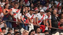 Los hinchas de River atraviesan un fin de temporada lejos de lo esperado. Los hinchas de River atraviesan un fin de temporada lejos de lo esperado.