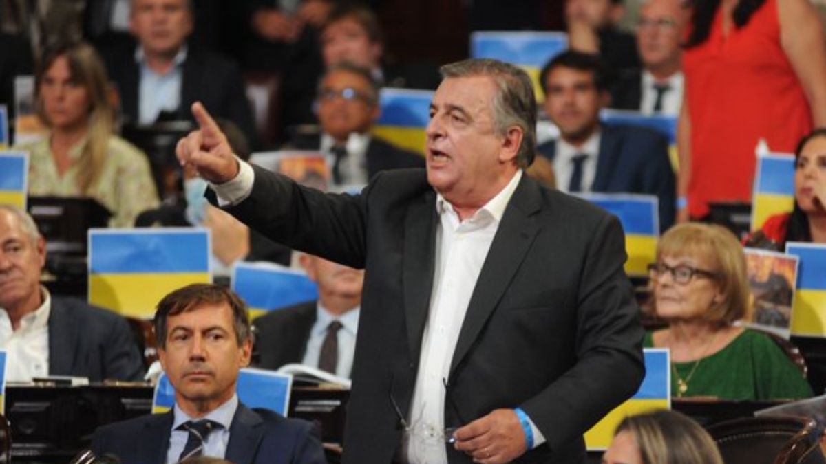 El radical Raúl Negri pidió un minuto de silencio antes de que arrancar el discurso del presidente Alberto Fernández.