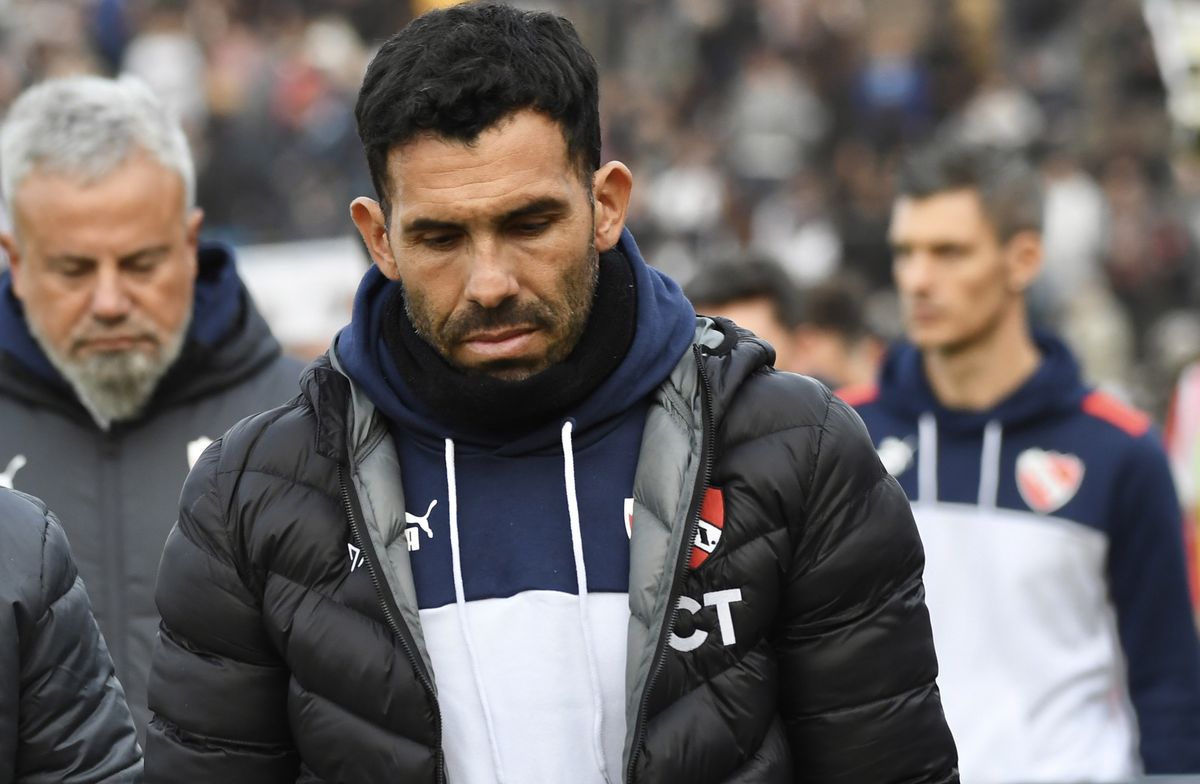 Carlitos, emocionado, se fue del Rojo.