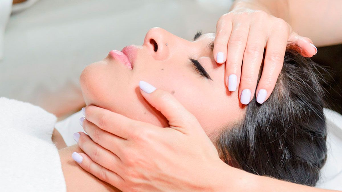 Masajes relajantes antiestrés de cabeza y cuello: cómo hacerlos. Masajes relajantes antiestrés de cabeza y cuello: cómo hacerlos.