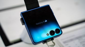 Parece una billetera sofisticada, pero en realidad es el nuevo teléfono plegable de Samsung Parece una billetera sofisticada, pero en realidad es el nuevo teléfono plegable de Samsung