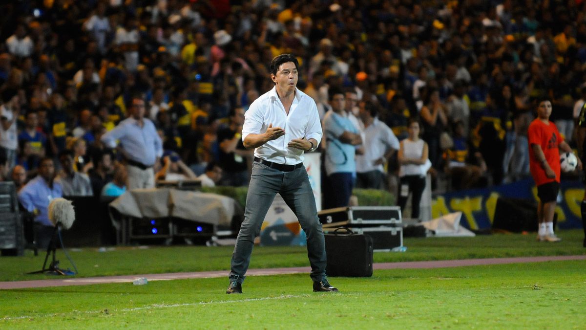 Marcelo Gallardo, dirigiendo a River en enero del 2016, en el Torneo de Verano en el Malvinas Argentinas de Mendoza.