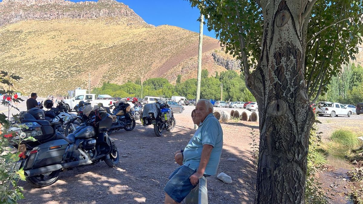 Los vehículos que ingresan a un estacionamiento son los que pueden hacer el tramite de Aduana en el Paso Pehuenche. Los vehículos que ingresan a un estacionamiento son los que pueden hacer el tramite de Aduana en el Paso Pehuenche.