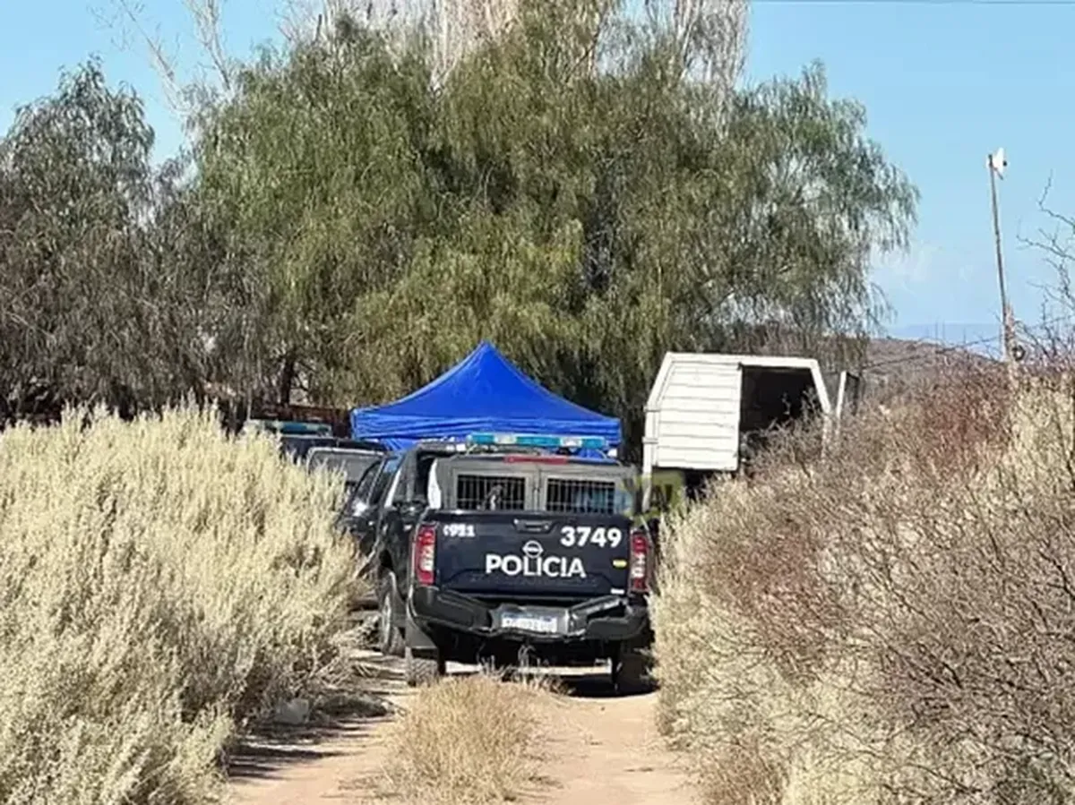 El hallazgo se produjo en las inmediaciones del callejón Uga, a pocos metros de la Ruta Nacional 143