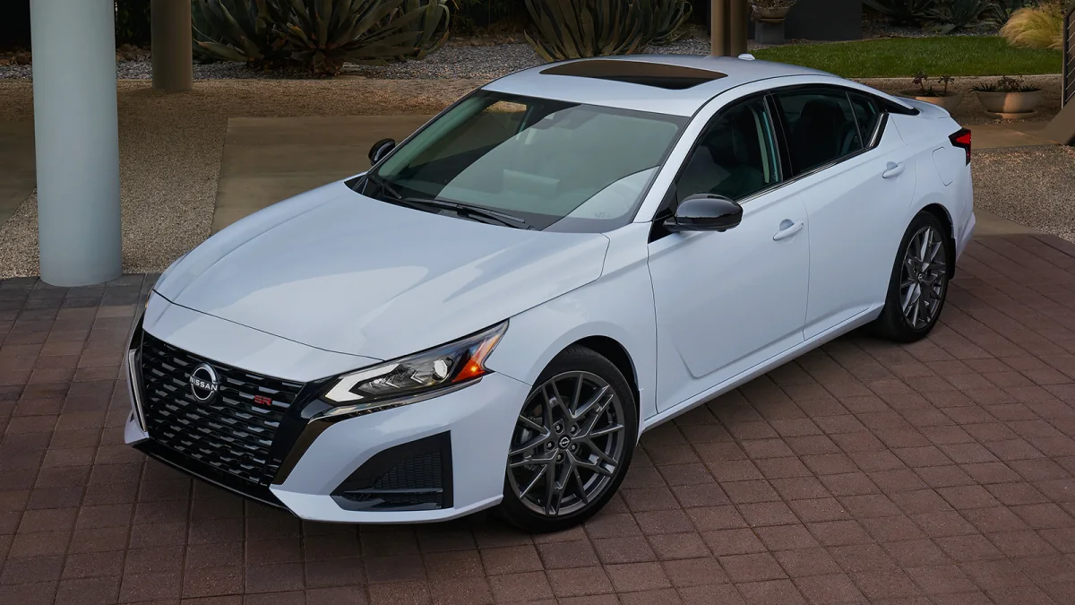 El lanzamiento de un nuevo sedán que promete dejar en el olvido al Toyota Camry El lanzamiento de un nuevo sedán que promete dejar en el olvido al Toyota Camry