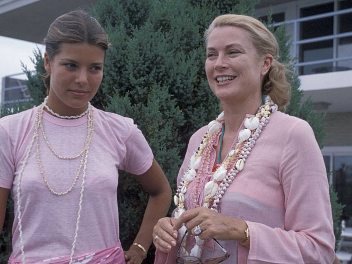 Carolina de Mónaco y Grace Kelly. Carolina de Mónaco y Grace Kelly.