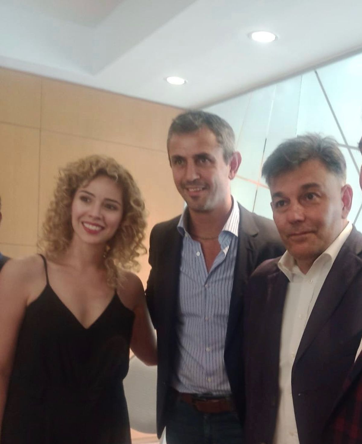 Patricio Soloa Vacas junto con Lourdes Arrieta y Martín Menem (al centro). Patricio Soloa Vacas junto con Lourdes Arrieta y Martín Menem (al centro).