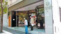 Investigan a un policía por conducir ebrio y a otro por disparar sin motivos