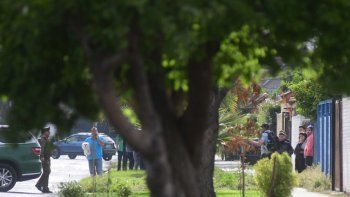 Hallaron a un joven colgado de un árbol e investigan si antes violó a una nena