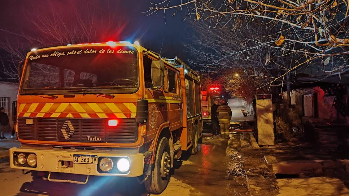 Trabajaron Bomberos Voluntarios de Guaymallén, Godoy Cruz, Capital y Cuartel Central.