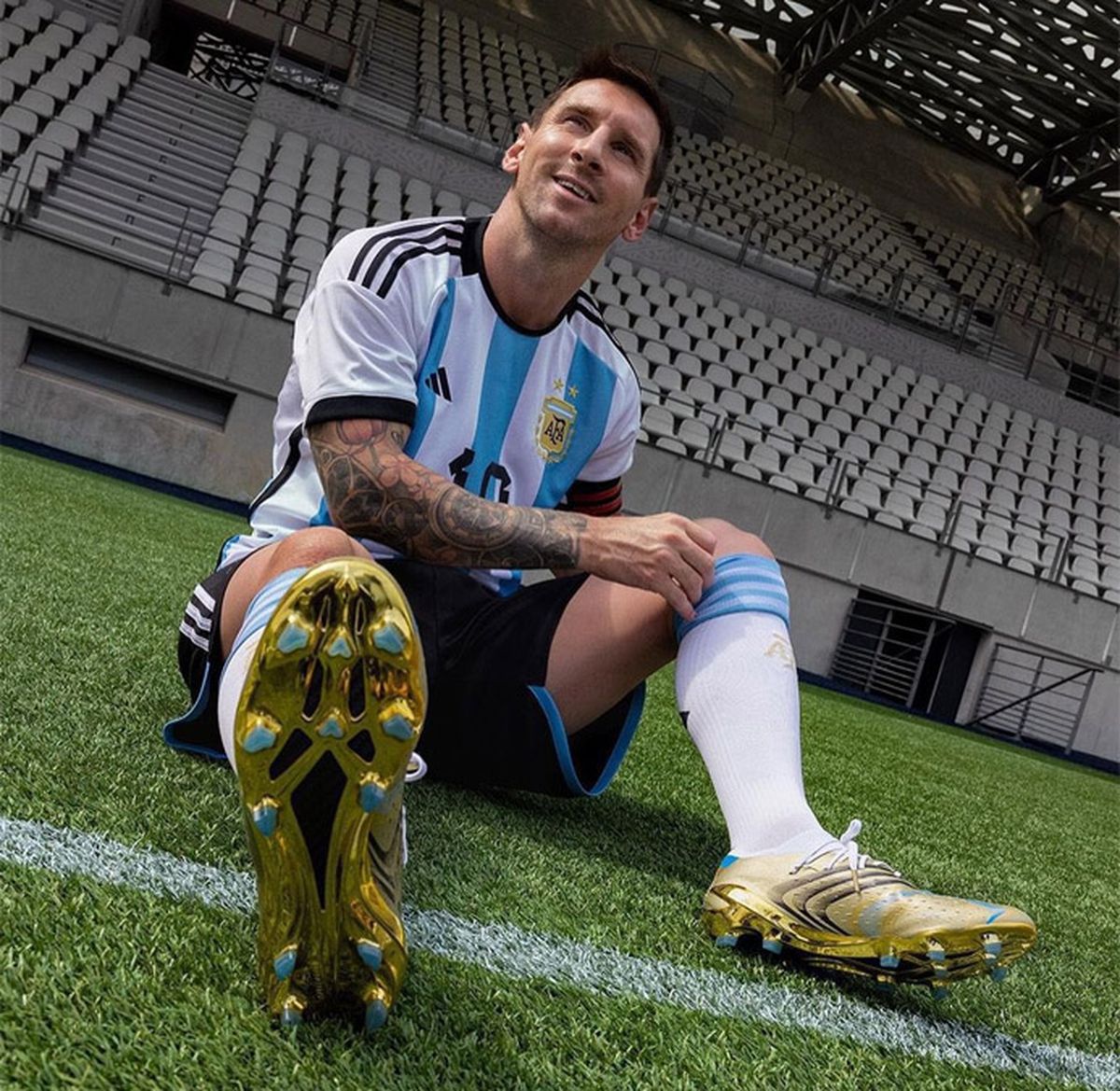 Rafflesia Arnoldi ignorancia Sencillez Lionel Messi es furor por sus botines dorados que usó en la Selección  argentina vs. México