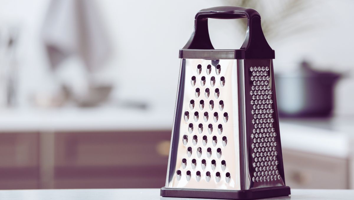 Recicla tu viejo rallador de cocina y conviértelo en esta brillante idea con estilo personal