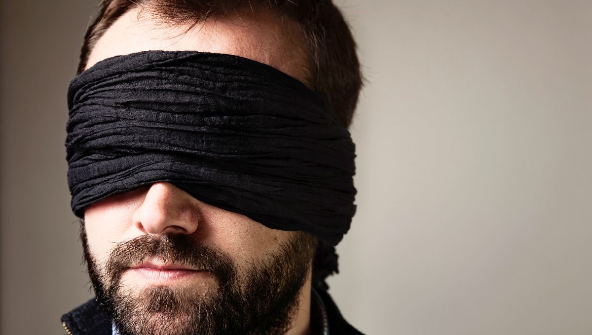 ¿Te has puesto a pensar qué cosa tiene un ojo aunque no ve? ¿Te has puesto a pensar qué cosa tiene un ojo aunque no ve?