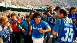 Subastarán una camiseta de Maradona para luchar contra el coronavirus