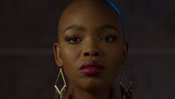 Belleza salvaje es una atractiva serie de Netflix.