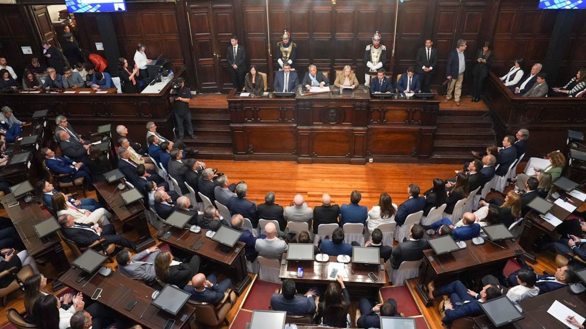 Alfredo Cornejo brindó su discurso ante la Asamblea Legislativa. Alfredo Cornejo brindó su discurso ante la Asamblea Legislativa.