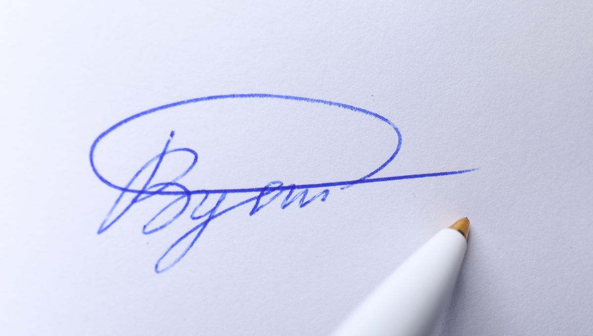 Qué significa cuando una persona tiene la firma con círculos u óvalos