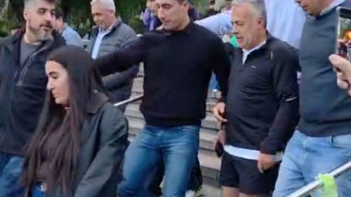Alfredo Cornejo se puso los cortos para ir a votar a la UNCuyo. Alfredo Cornejo se puso los cortos para ir a votar a la UNCuyo.