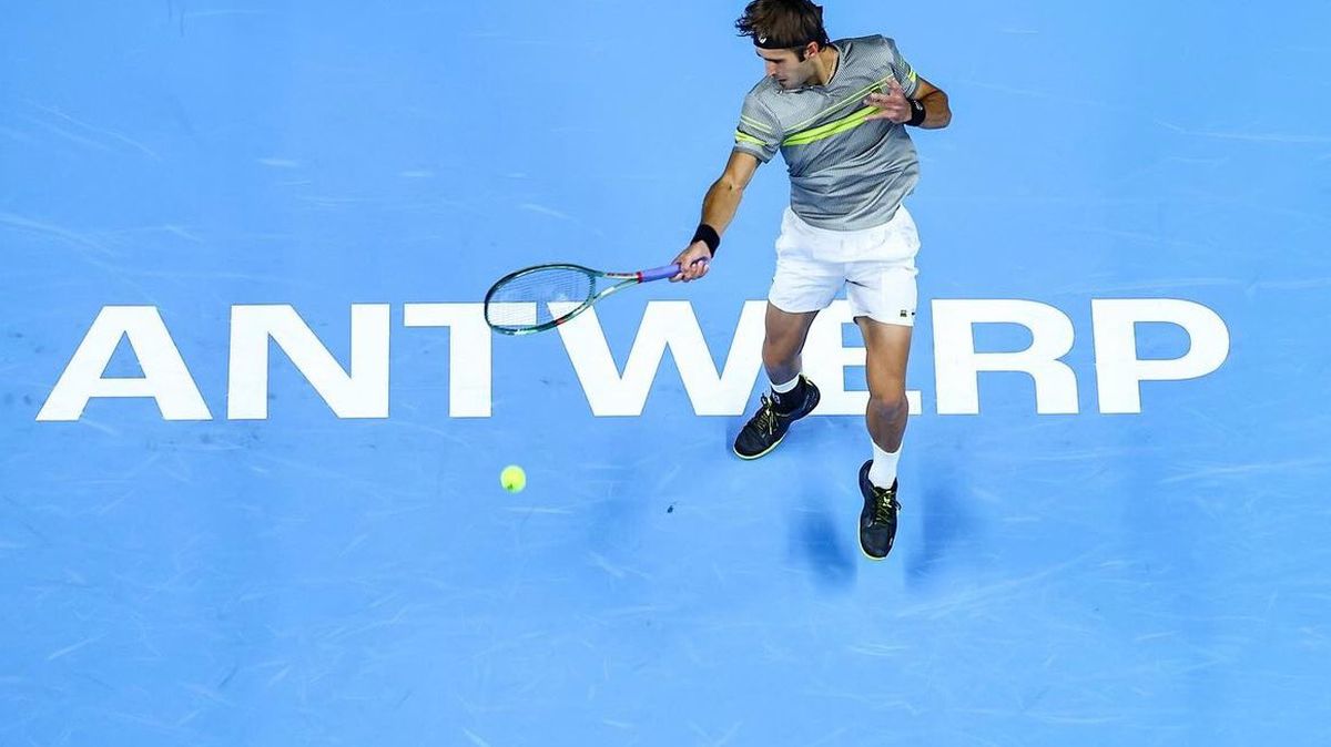 Tomás Etcheverry superó a Gasquet y se metió en los octavos de final del European Open que se juega en Amberes, Bélgica. Tomás Etcheverry superó a Gasquet y se metió en los octavos de final del European Open que se juega en Amberes, Bélgica.