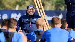 Maradona dijo presente en la pretemporada del Lobo