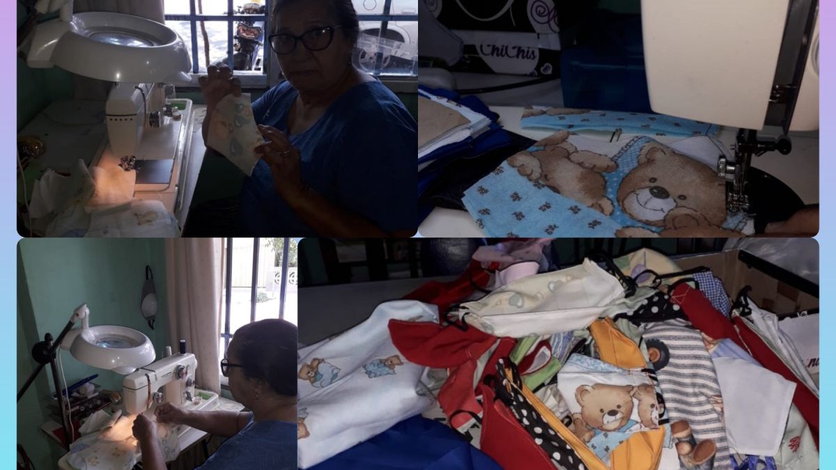 Las abuelas pensaron en los chicos que van a empezar las clases y se pusieron a confeccionar barbijos para ellos, coordinadas por la Comisión de Mujeres del Frente Cambia Luján, que buscó donaciones de telas y otros elementos.