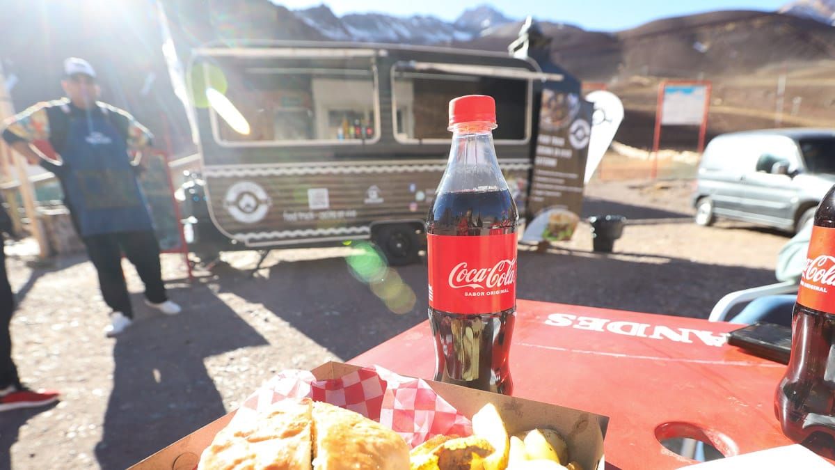 Turismo firmó un convenio para la instalación de juegos y opciones de gastronomía en Penitentes.