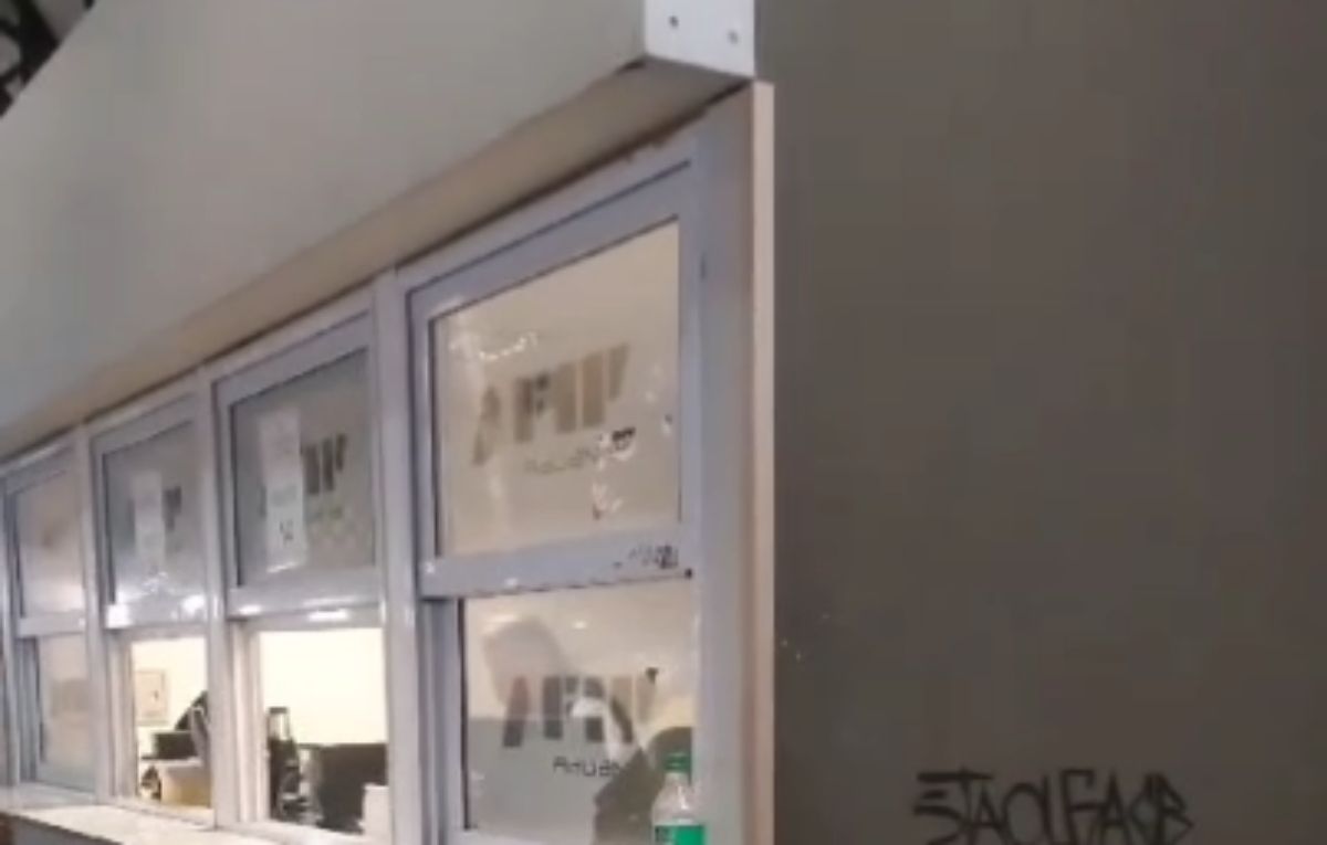 Los baños se ubican al lado de las instalaciones del AFIP Los baños se ubican al lado de las instalaciones del AFIP