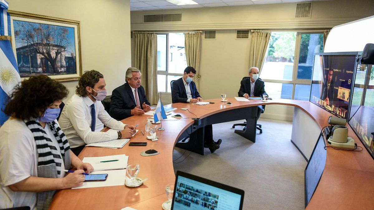 El presidente se reunió con los gobernadores para analizar el aumento de casos de coronavirus.