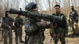 El envío de armamento para la guerra Rusia - Ucrania incluye artillería, sistemas de defensa antibuque, municiones y sistemas avanzados de misiles.&nbsp;
