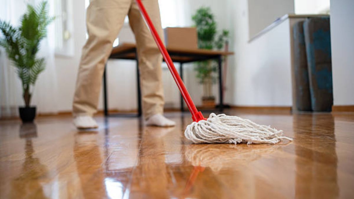 Cómo limpiar el piso flotante: el sencillo truco para dejarlo reluciente sin usar cera