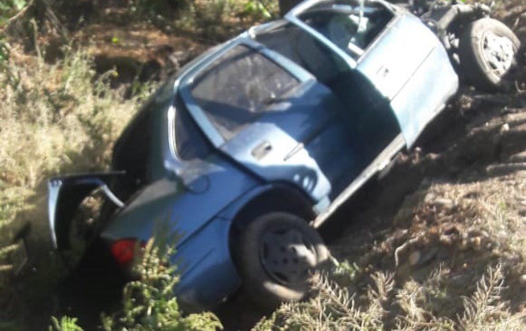 Así quedó el Corsa tras el choque.