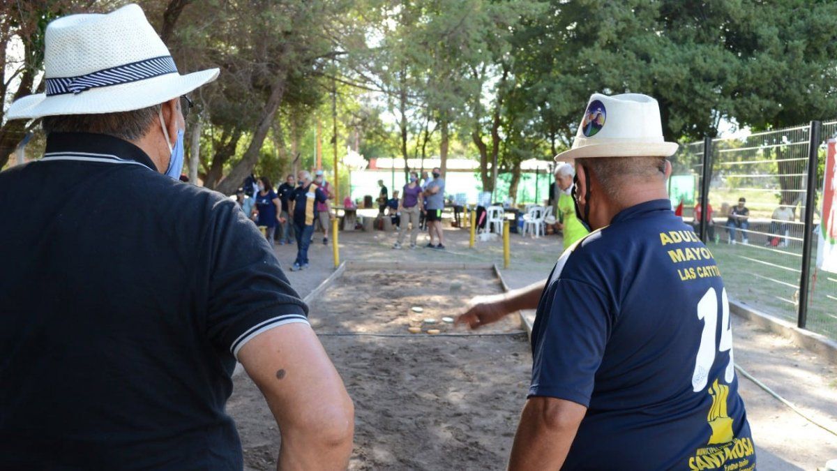 200 adultos mayores participaron en un torneo provincial de tejo, en Santa Rosa