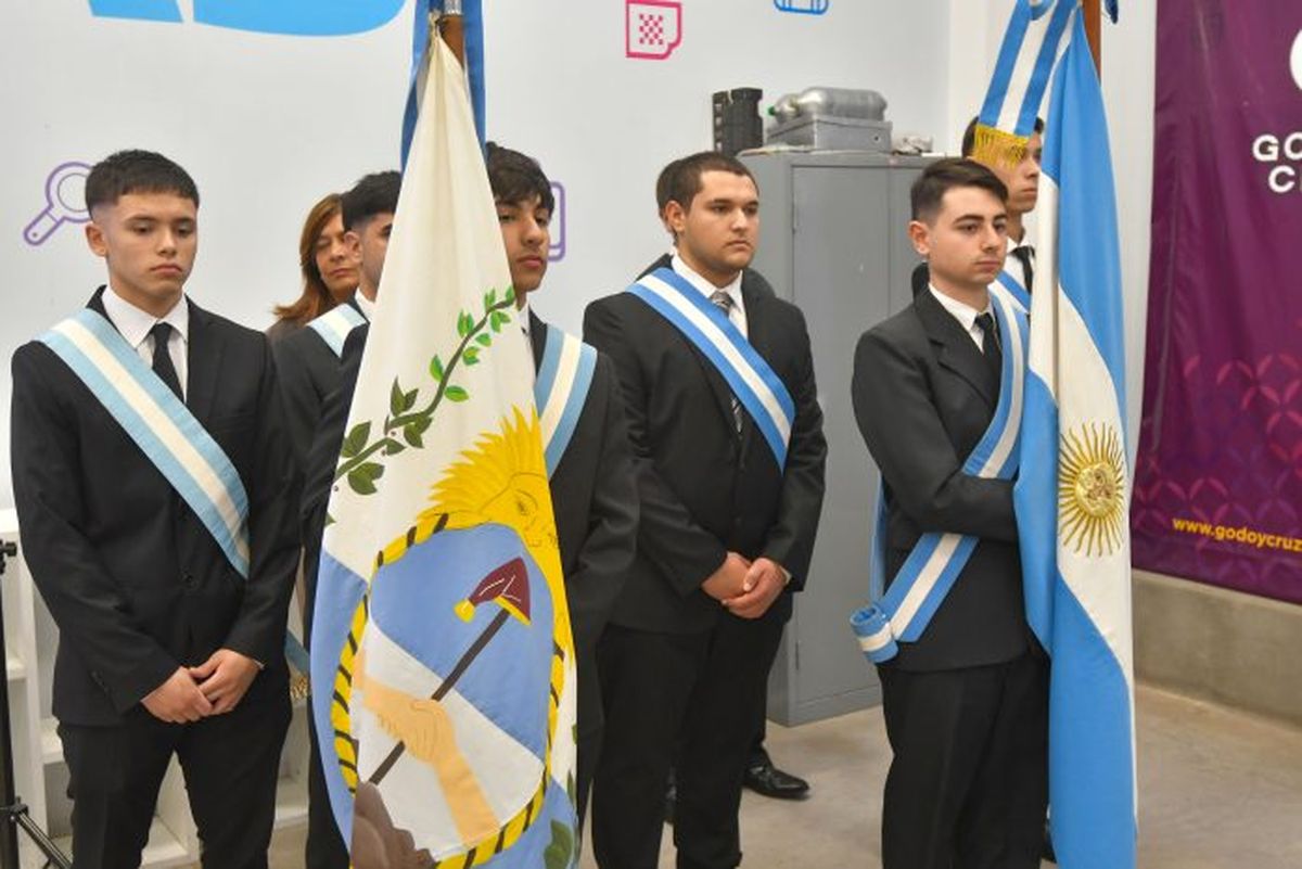 Estudiantes de nuevas carreras tecnológicas implementadas por la DGE.