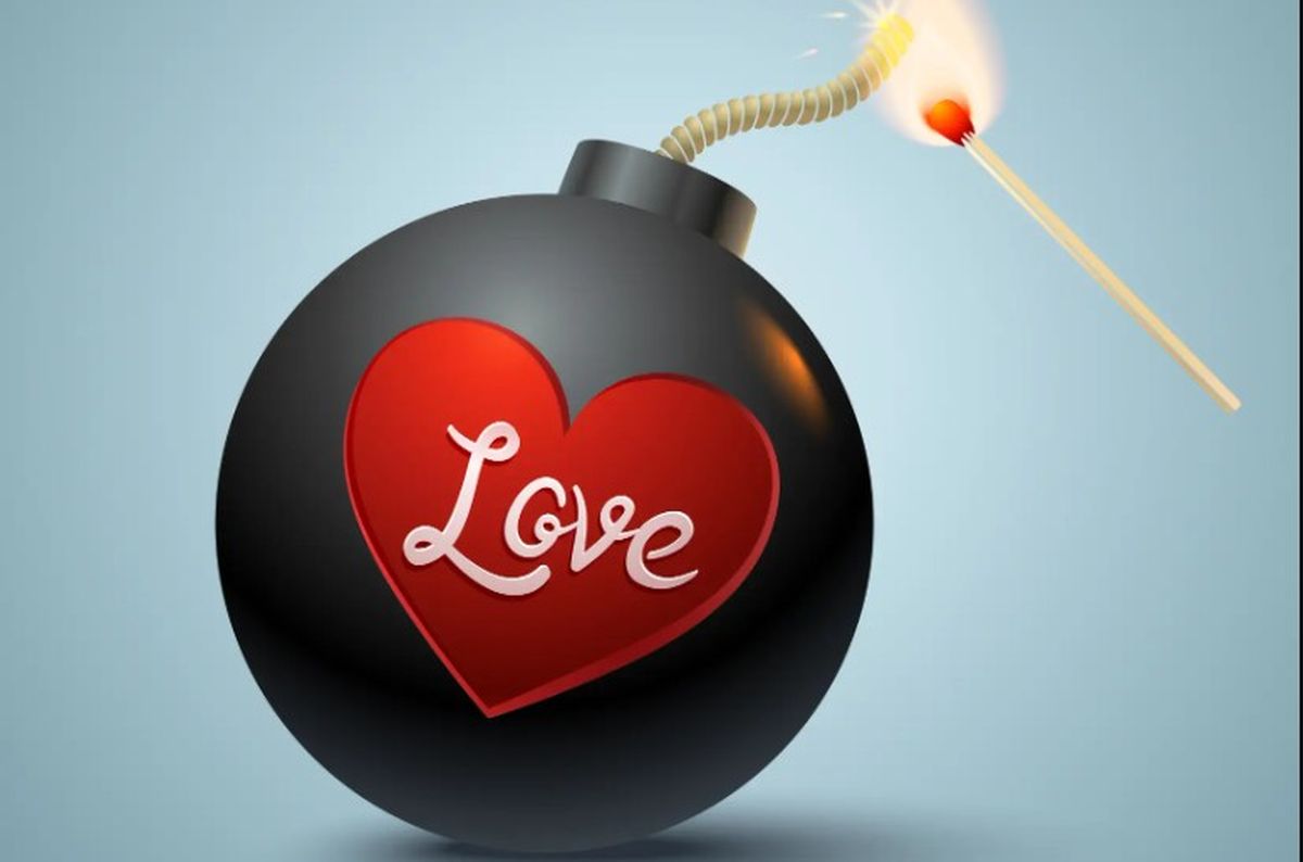 El amor excesivo es una bomba con mecha y todo. Hay que arrojarla muy lejos y salir corriendo a toda velocidad. El amor excesivo es una bomba con mecha y todo. Hay que arrojarla muy lejos y salir corriendo a toda velocidad.