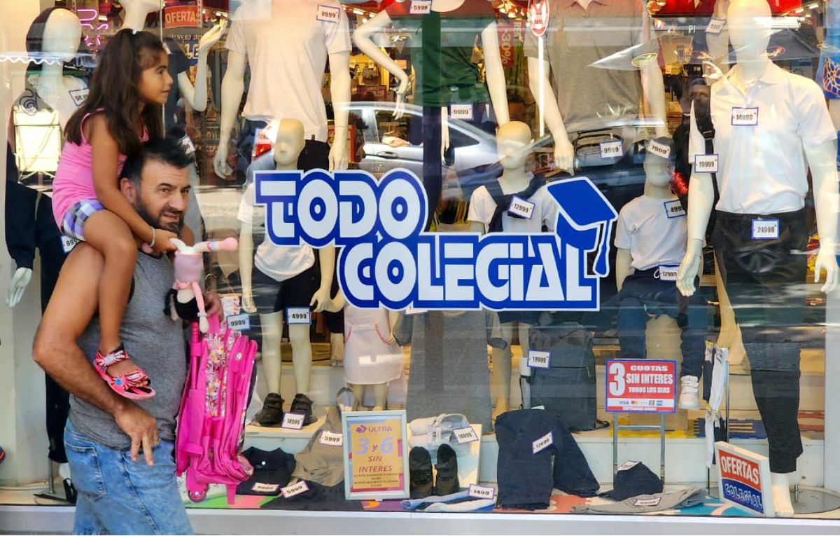 Quedan pocos días para la vuelta a clases en Mendoza y se va haciendo más intenso el movimiento en el centro de la Capital.&nbsp;