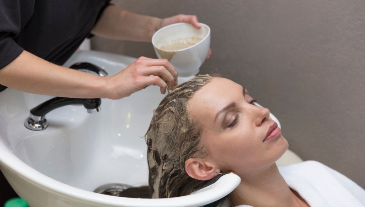 Baño de luz: el secreto mejor guardado de las peluquerías para recuperar el brillo sin dañar el pelo