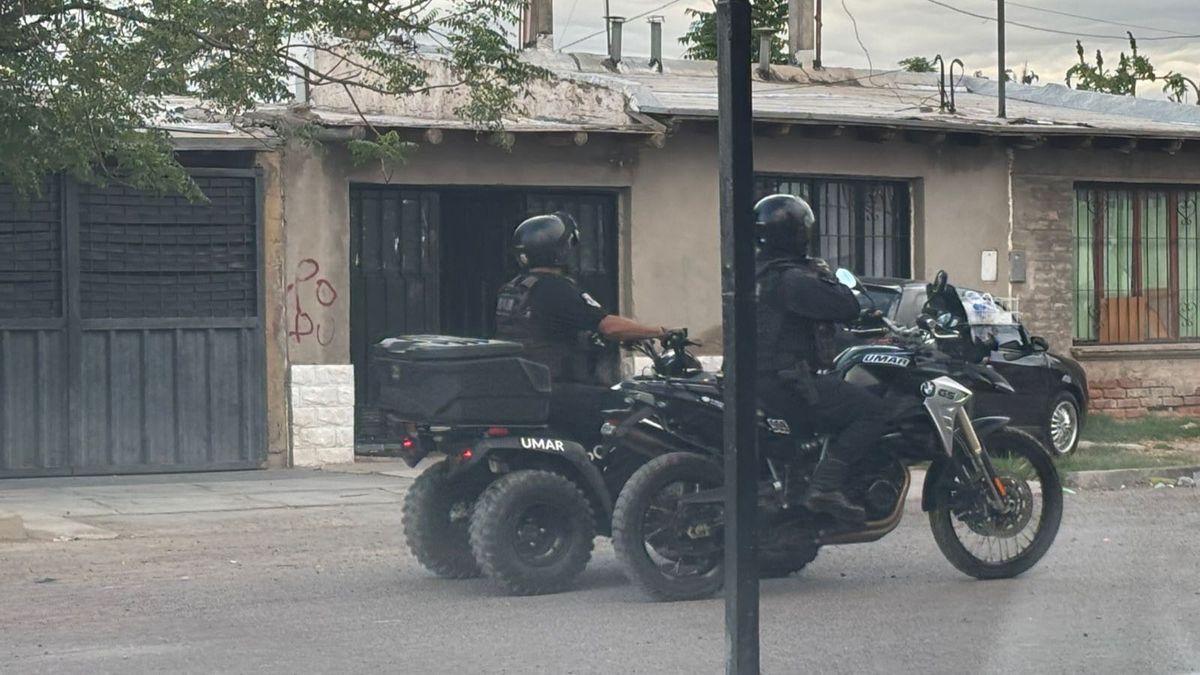 Delincuentes fueron detenidos en un allanamiento en Maipú por cometer delitos a través de Marketplace. Imagen ilustrativa.