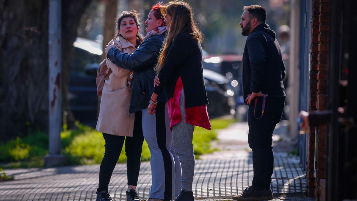 El doble crimen ocurrido en Mar del Plata, donde un joven asesinó a su madre y a su abuelo, provocó un profundo dolor entre los familiares