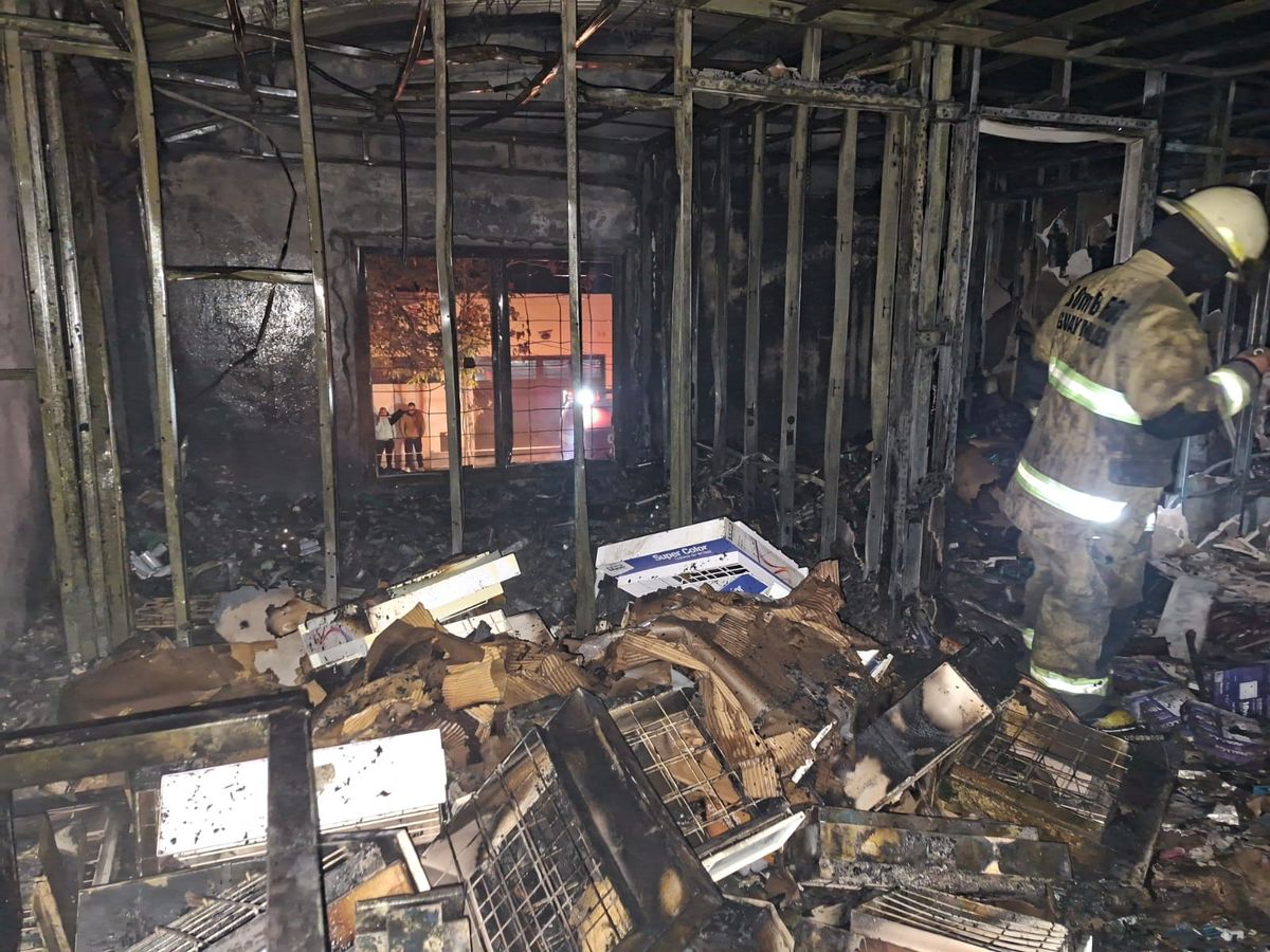 El incendio causó daños totales. El incendio causó daños totales.