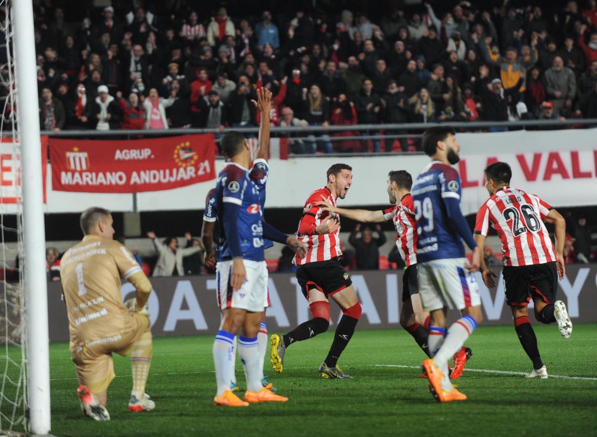 Estudiantes ganó, gustó y goleó ante Fortaleza y se metió entre los ocho mejores de la Copa Libertadores