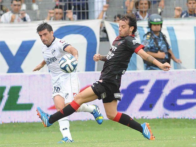 Colón venció al Quilmes de Caruso y salió de la zona de descenso