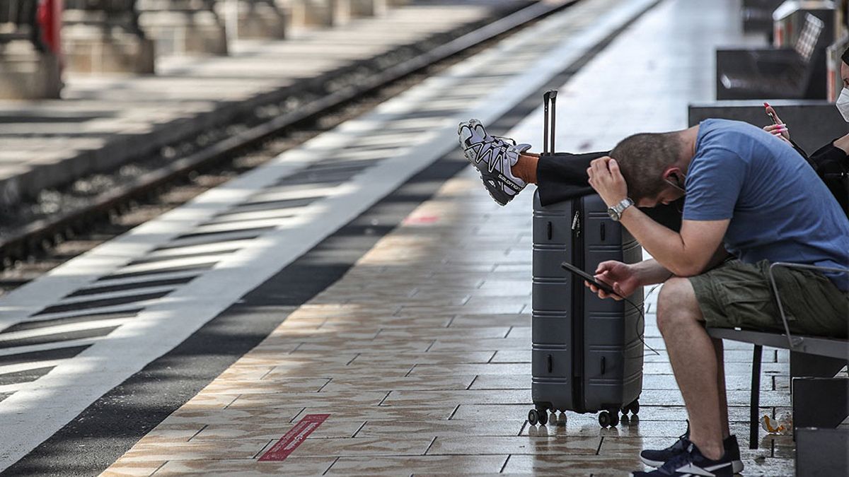 Miles de viajeros se han visto afectados en Alemania por la huelga de conductores ferroviarios en plena temporada de vacaciones de verano