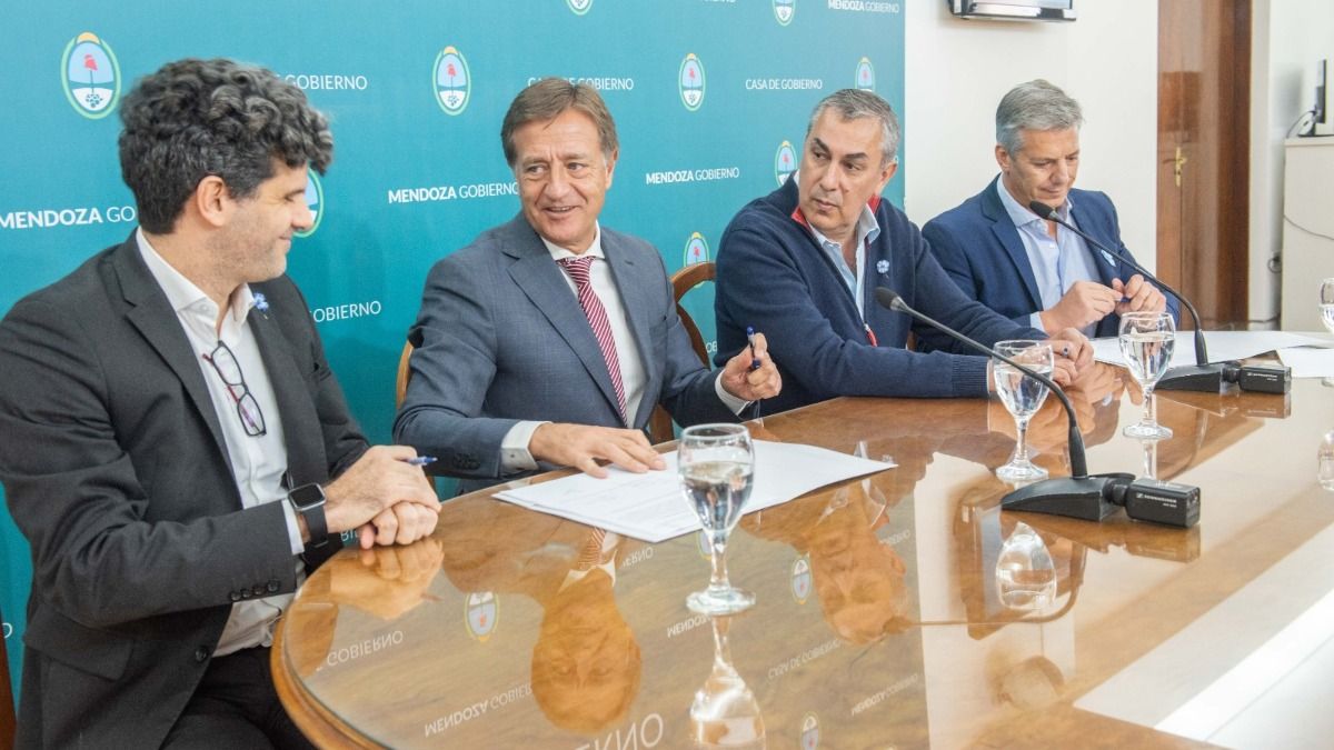 El demarchismo pretende que se exija por ley que el o los síndicos de las empresas públicas sean de la oposición. El demarchismo pretende que se exija por ley que él o los síndicos de las empresas públicas sean de la oposición.