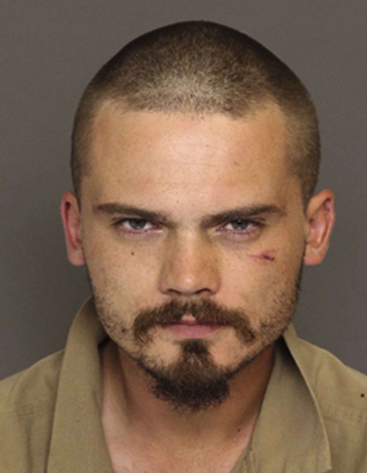 Jake Lloyd detenido por la policía de los Estados Unidos. Jake Lloyd detenido por la policía de los Estados Unidos.