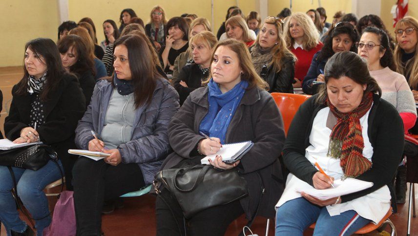 Baja autoestima y pocas oportunidades de desarrollo de los directores escolares