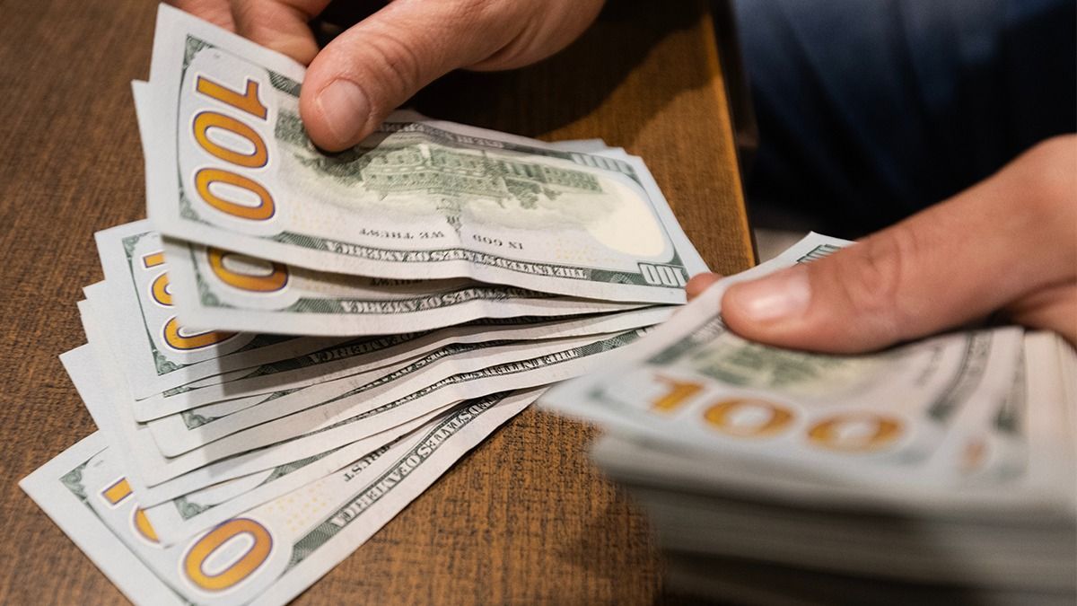 Adiós a los dólares de cara chica: la drástica decisión que tomó el Banco Central