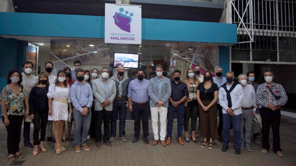 Legisladores nacionales del oficialismo y la oposición provincial no pudieron acordar una estrategia a seguir frente a la Nación. El PJ quiere que la convocatoria sea por parte del gobernador Rodolfo Suarez.