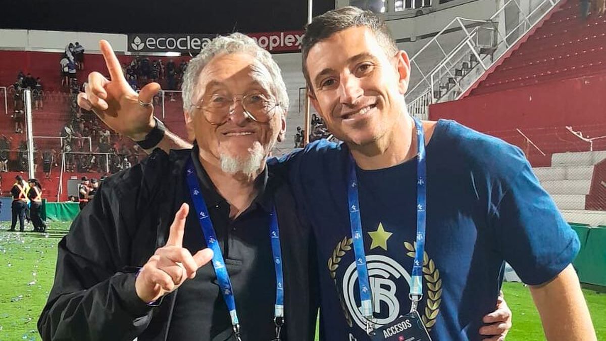 Junto a Agustín Vila, celebrando la noche histórica para Independiente Rivadavia. Junto a Agustín Vila, celebrando la noche histórica para Independiente Rivadavia.