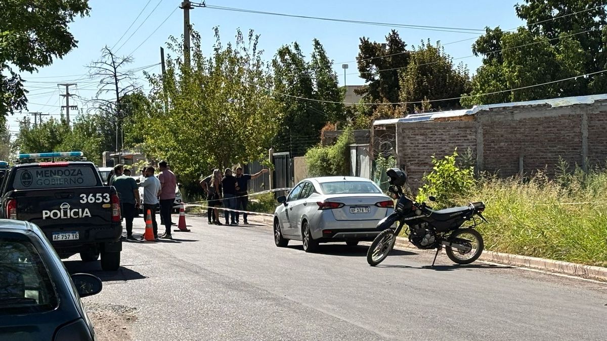 El descampado donde encontraron el cuerpo de una mujer está cerca del Hospital Carrillo, en Las Heras.