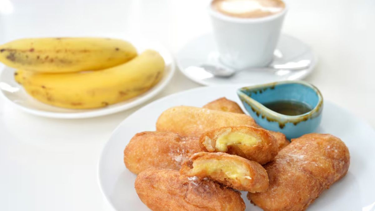 Acompañar la merienda con un postre sencillo y exquisito: cómo hacer buñuelos de banana rápido y fácil Acompañar la merienda con un postre sencillo y exquisito: cómo hacer buñuelos de banana rápido y fácil